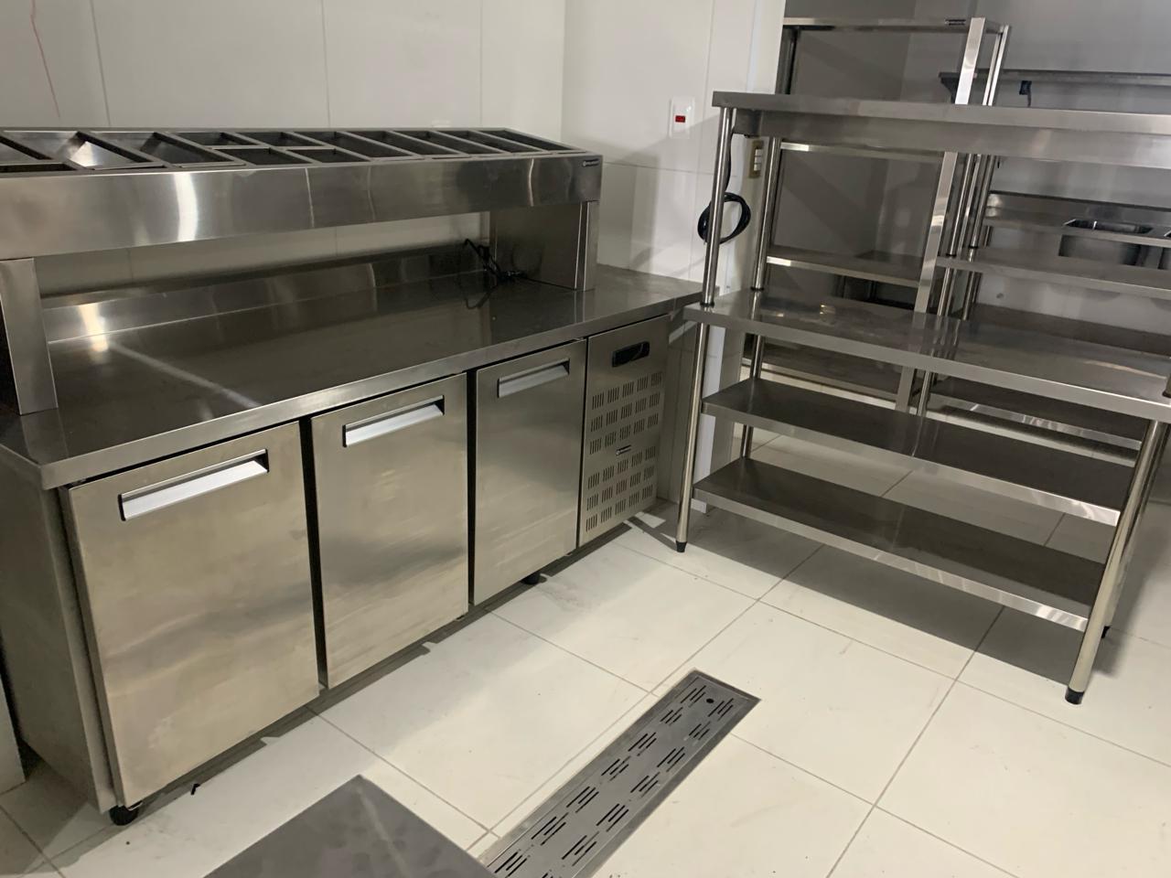 balcao refrigerado horizontal com pista superior
